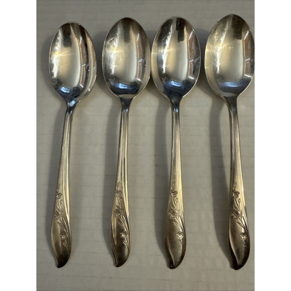 International Silverplate SPRINGTIME Teaspoons Set of 4 - Picture 1 of 5